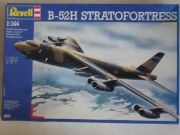 Revell B-52 Stratofortress 1/144 組み立てキット Revell 1/144 B-52G Stratofortress, by George Oh
